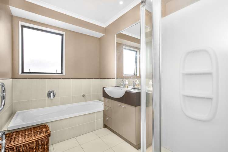 21 Cambrian Crescent Flat Bush_13