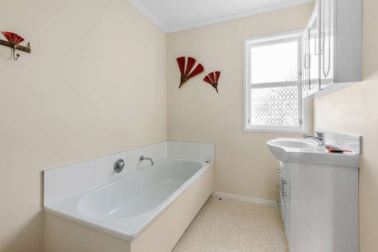 27 Saint Albans Avenue Karori_16