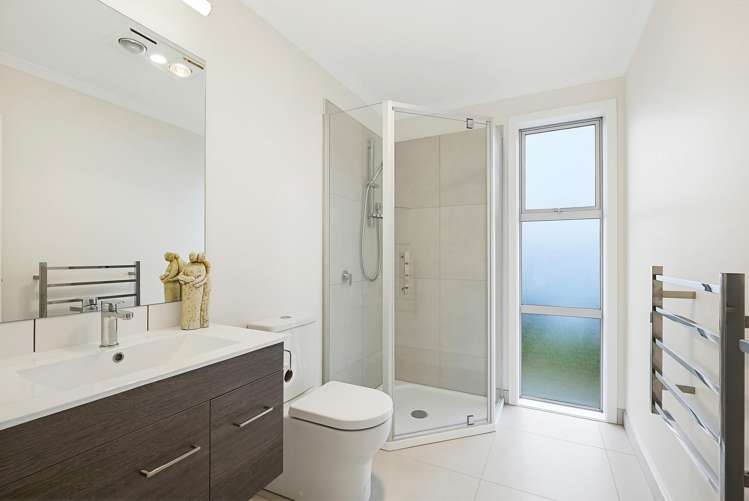 13 Karearea Avenue Kenepuru_10