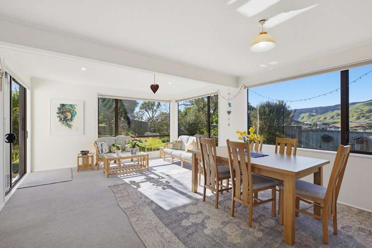 22 Sunrise Boulevard Tawa_9