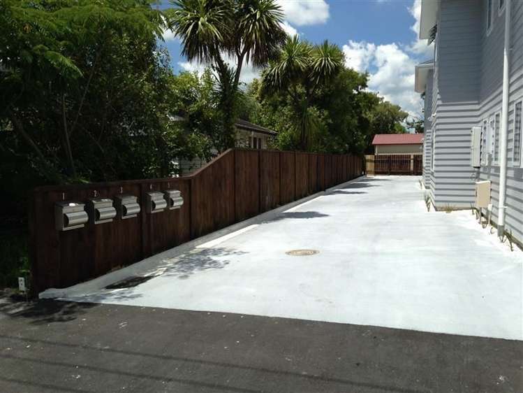 2/60 Wellington Street Hamilton East_11