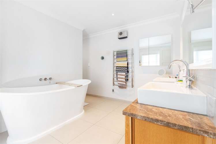 6 Wairarapa Terrace Merivale_13