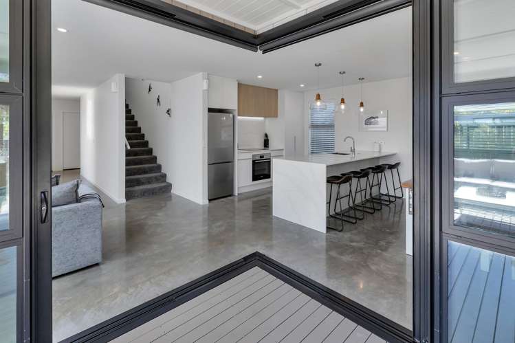 11 Olney Court One Tree Point_3