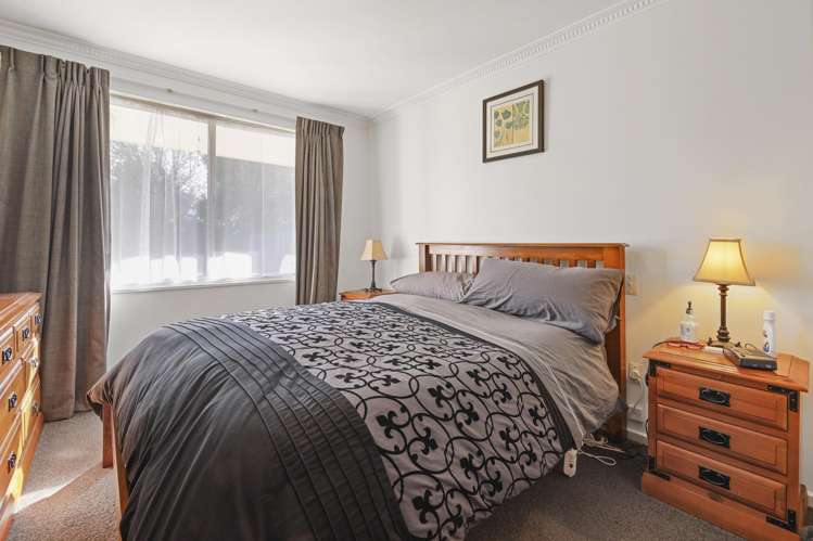 1/20 De Bloge Place Burwood_5