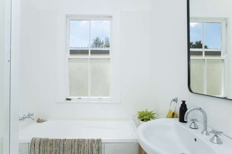 37 Lytton Road Riverdale_12