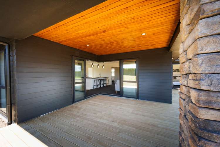 167 Spur Road West Feilding_15