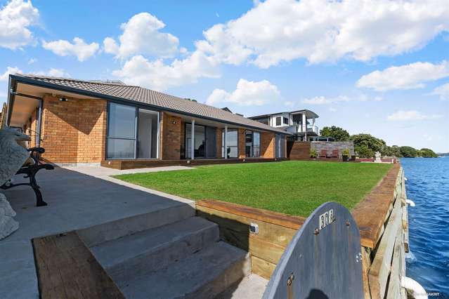 30a Crispe Road Clarks Beach_1