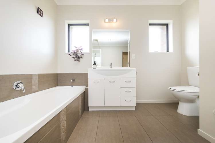 97 Fraser Drive Feilding_10