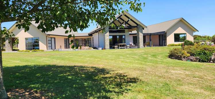 64 Bushlake Way_0