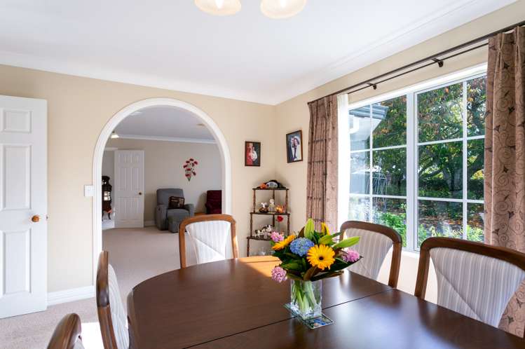 45 The Oaks Drive Leamington_4