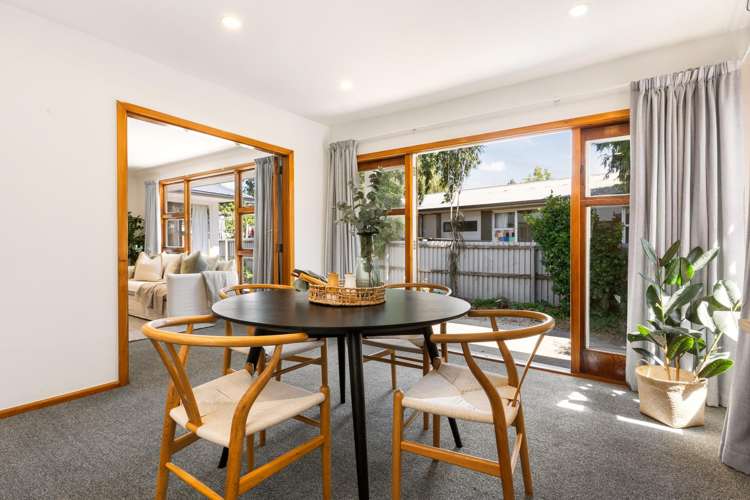 55 Woodbury Street Russley_9