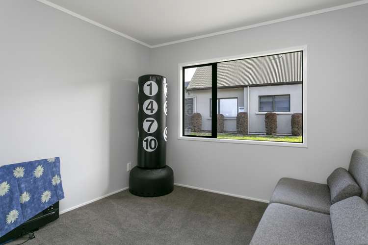 7 Abbey Way Rangatira Park_9