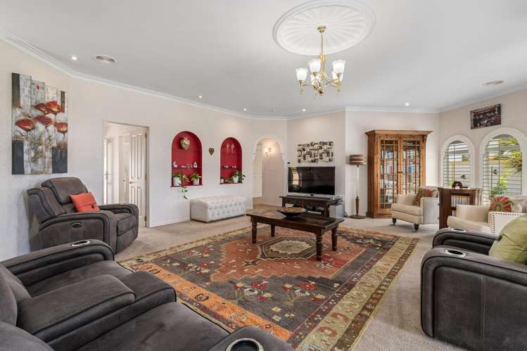 2 Florida Key Papamoa_2