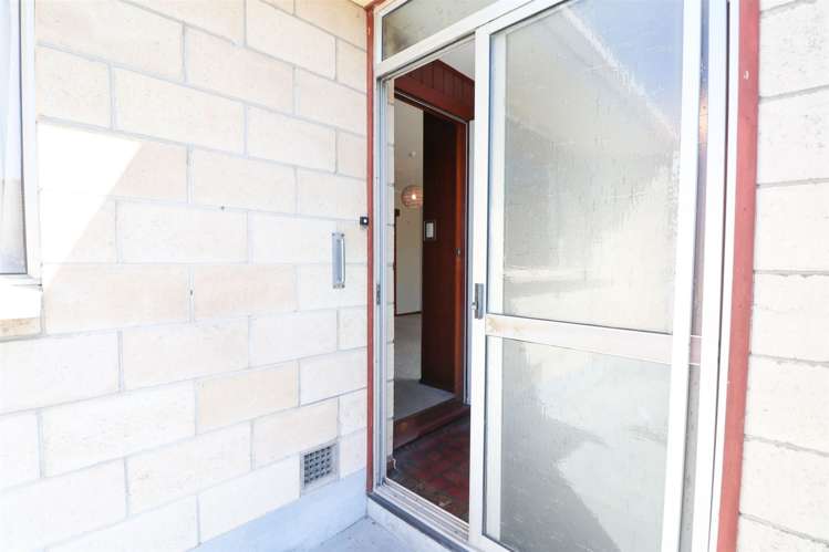 2/65 Wilson Street Seaview_8