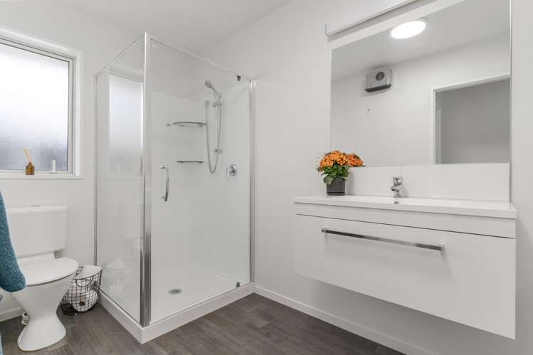 17 Lesley Keast Place Hornby_9