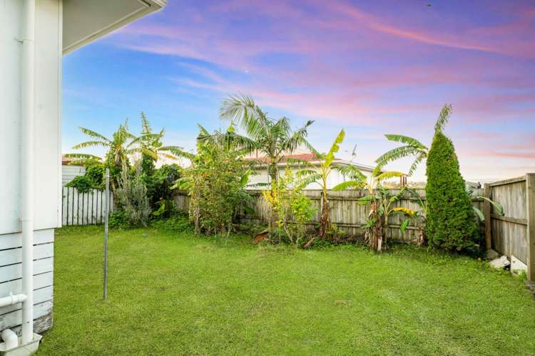 2/24a Waimumu Road Massey_7