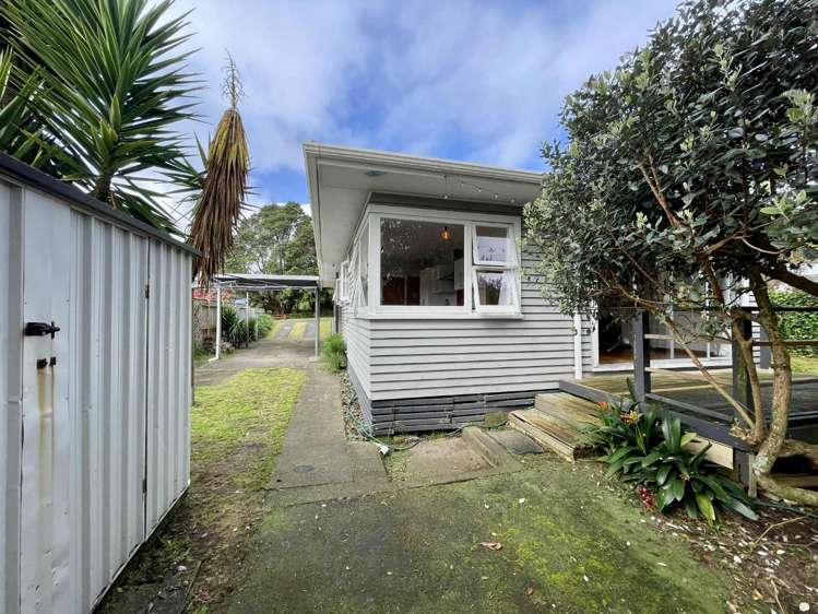 15 Beaumont Crescent 2157_3