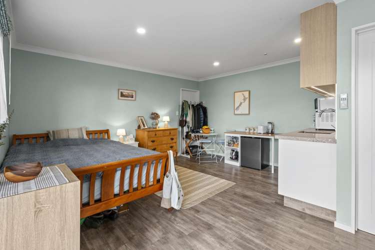 65 Washbourn Drive Richmond_16