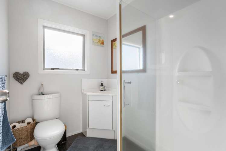1/94 Chivalry Road Glenfield_11