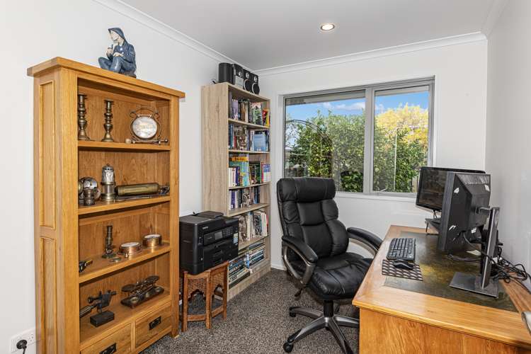 22 Conifer Grove Kamo_15