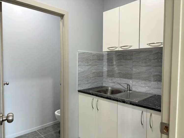 Suite 2/21A Coronation Road Mangere Bridge_6
