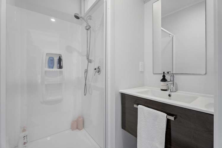 22 Anzac Road Orapiu_19