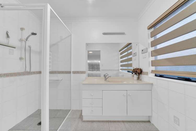 21 Lothian Brae Wattle Downs_7