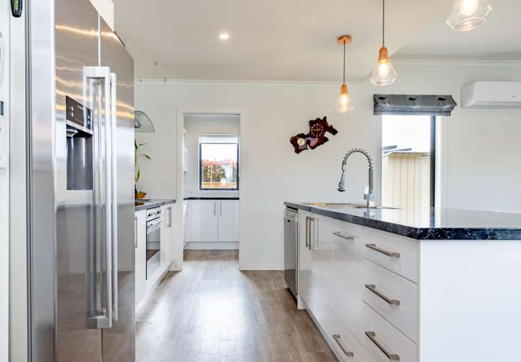 35 Plescher Crescent Leamington_5