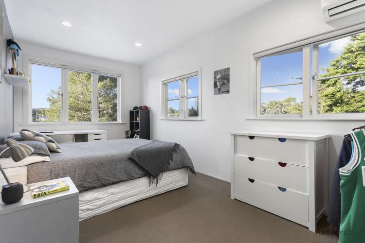 52 Derwent Crescent Titirangi_15