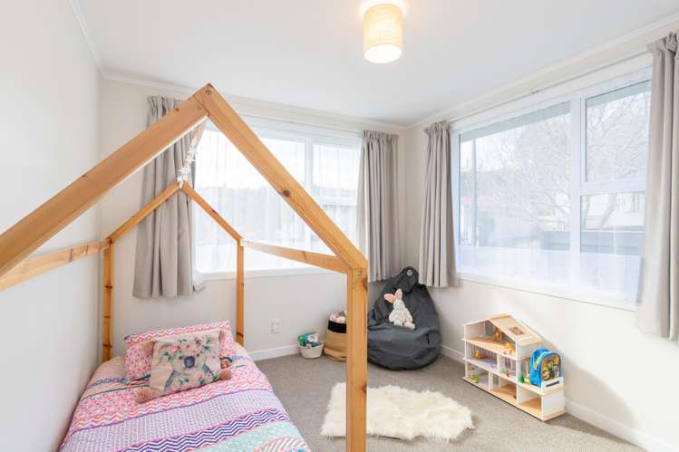 9 Harold Grove Stokes Valley_12