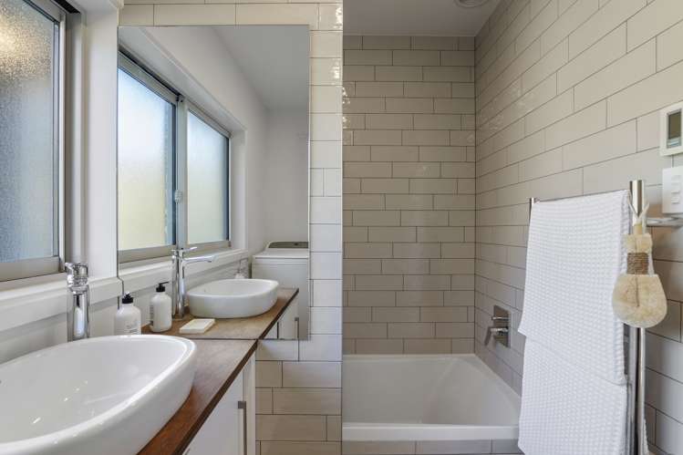 16a Denman Street Sumner_13