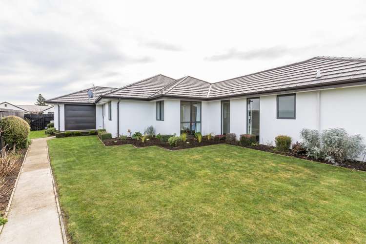 6 Coutts Lane West Melton_21