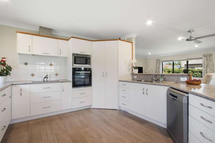 2 Bransley Grove Katikati_11