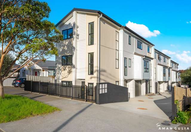 Elegant New Townhouse in Pt Chevalier
