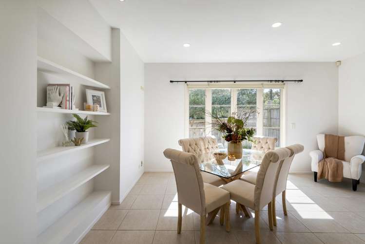 1 Scarlet Oak Drive Schnapper Rock_10