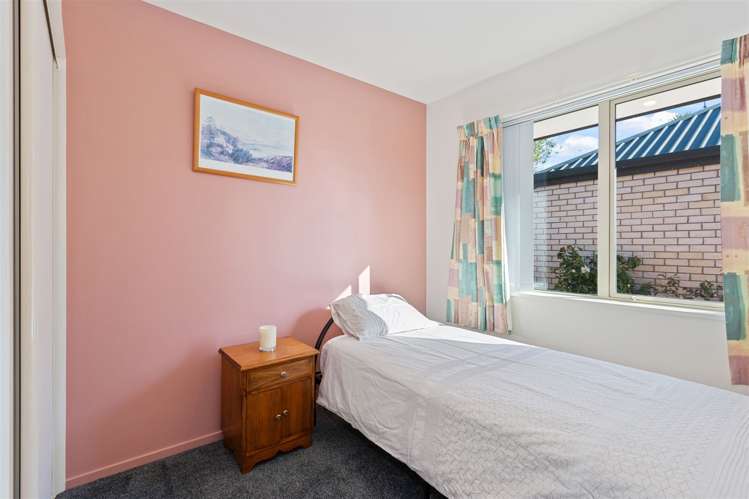 6 Woodham Courts Linwood_9