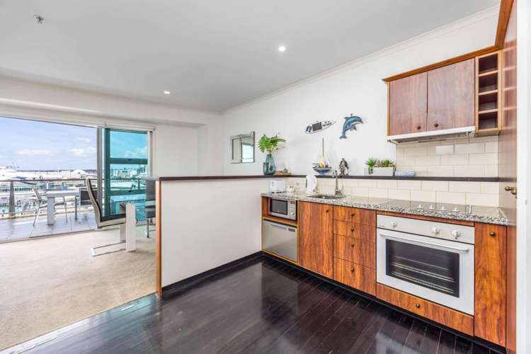 24/137 Quay St - 4 Weeks Free Rent! 10015_3