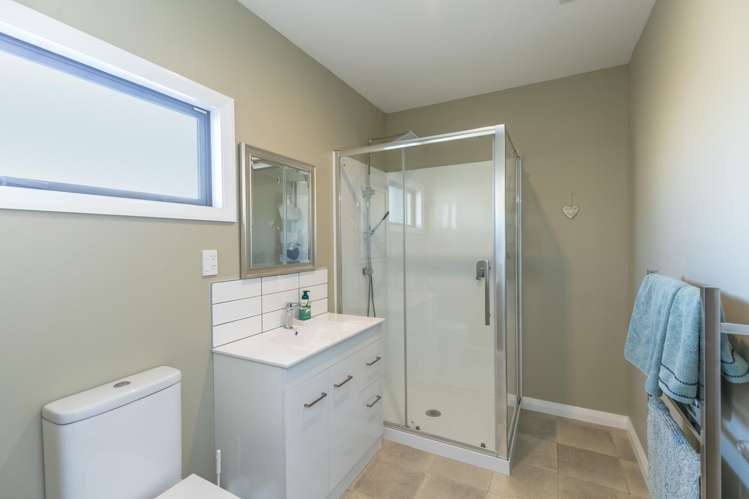 2 Orion Way Featherston_15