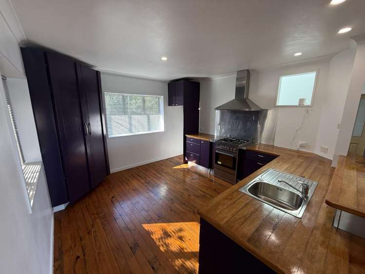 7 Ferry Road Stanmore Bay_10