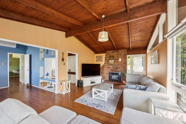 12 Raroa Terrace Waiatarua_3