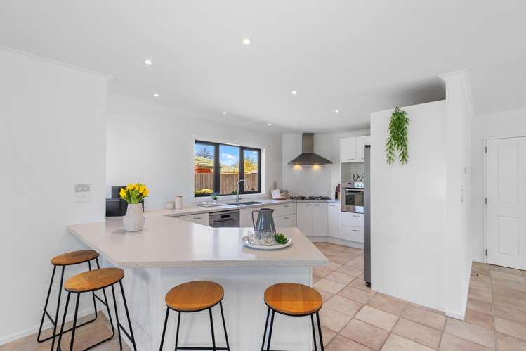 153 Regent'S Park Drive Casebrook_9