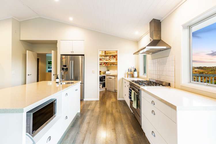 77 Whangaparaoa Road Red Beach_7