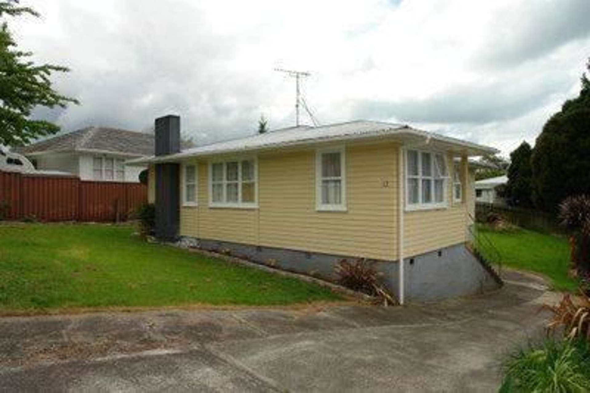 12 Tracey Terrace Te Atatu South_0