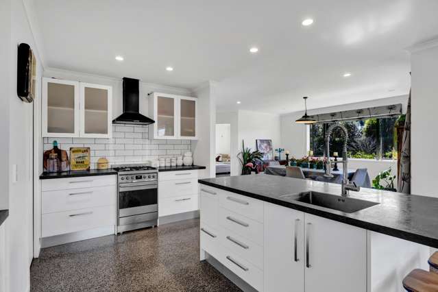 1108c Egmont Road Egmont Village_3