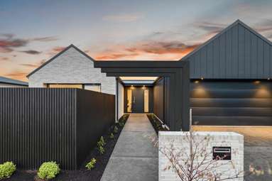 32 Bridgehampton Drive_2