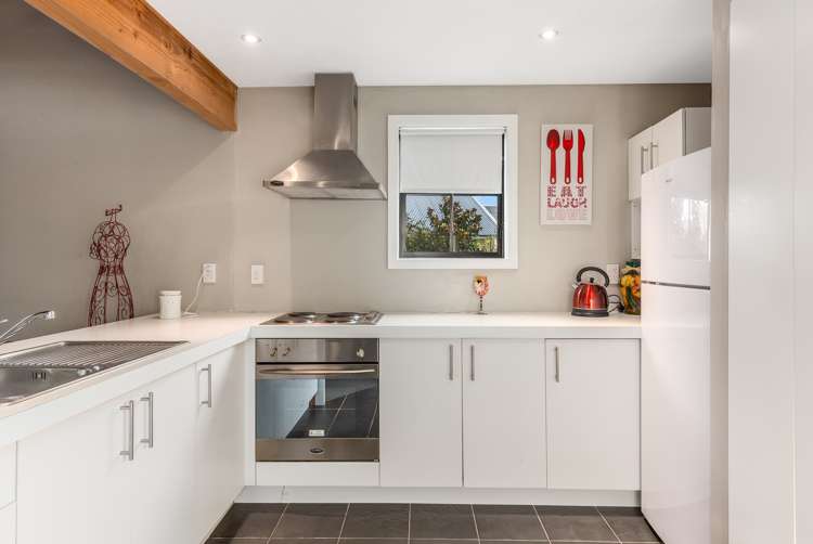 12 Heretaunga Square Silverstream_1