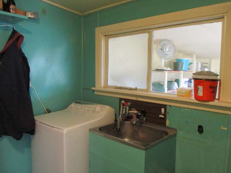 7 Park Lane Owaka_20