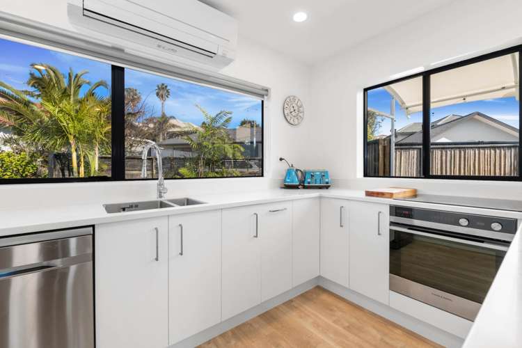 18 Esther Place Red Beach_6