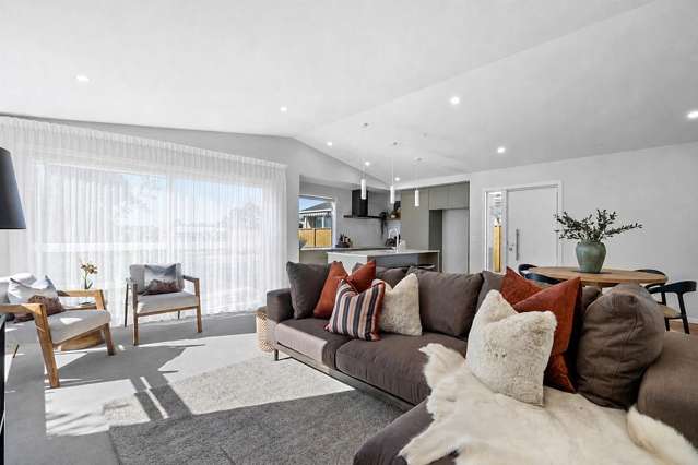 52 Wairau Road Oakura_1