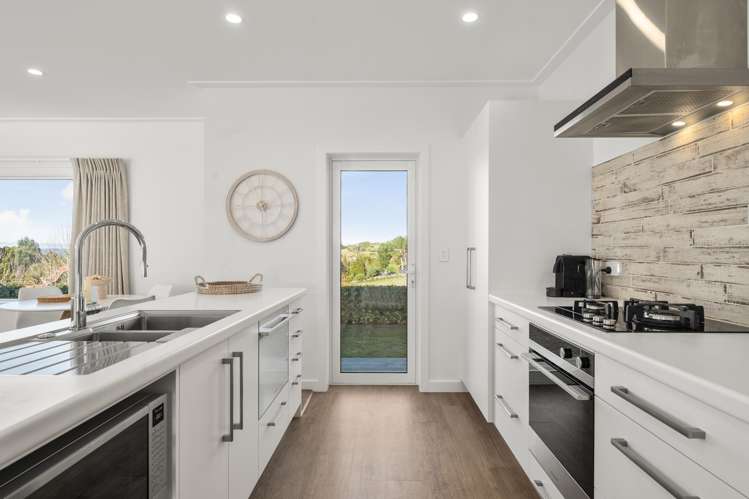 2/21 Highland Drive Acacia Bay_31